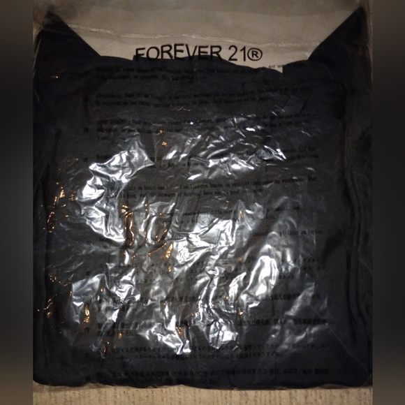 NWT Trumpet-Sleeve Flounce Romper forever 21 size small - Picture 7 of 8